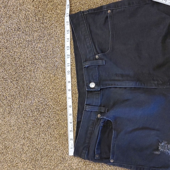 "Ripped" 512 Levi's - Picture 9 of 16